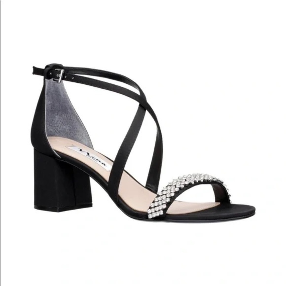 S60. NWT Nina Nora Black Heels Black Luster Satin 10M